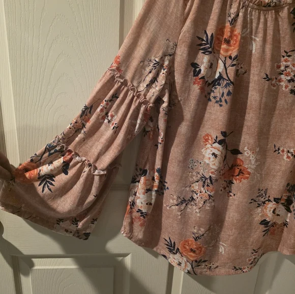 Absolutely Famous Pink Floral Bell Sleeve Blouse Size L - Picture 3 of 6
